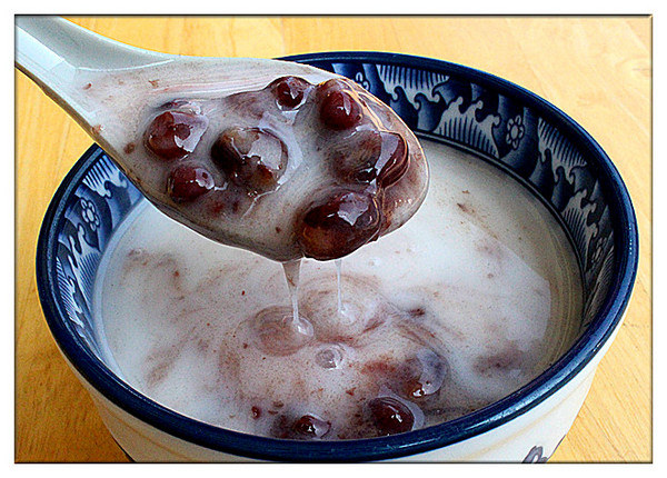 阿卿傳統飲品‧冰品：台南中西區  燒燒一碗來<阿卿杏仁茶>