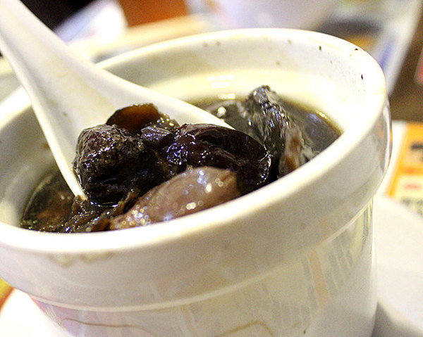 Hong Kong 茶水攤：台北大安區　吃了ㄟ懷念的油油亮亮西多士＜茶水攤＞